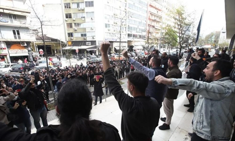 Θεσσαλονίκη: Σε τακτική δικάσιμο οι συλληφθέντες σε διαδήλωση του ΠΑΜΕ